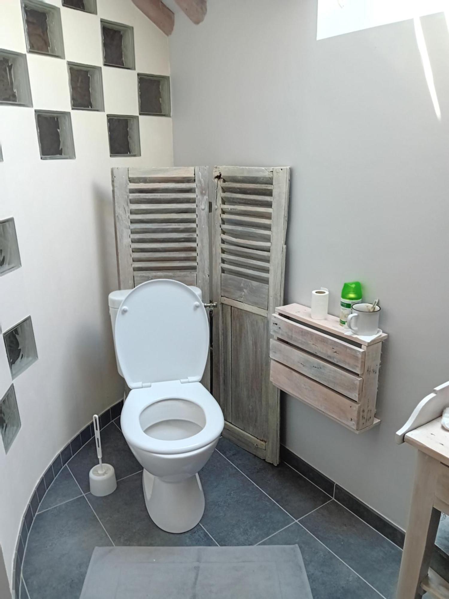 Bed and Breakfast Sous Les Toits Dosches Esterno foto