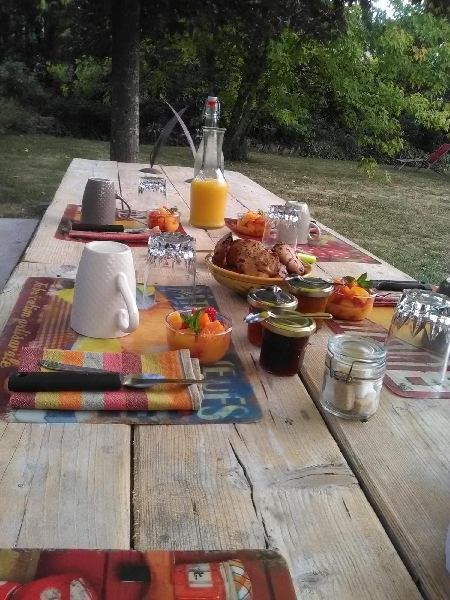 Bed and Breakfast Sous Les Toits Dosches Esterno foto